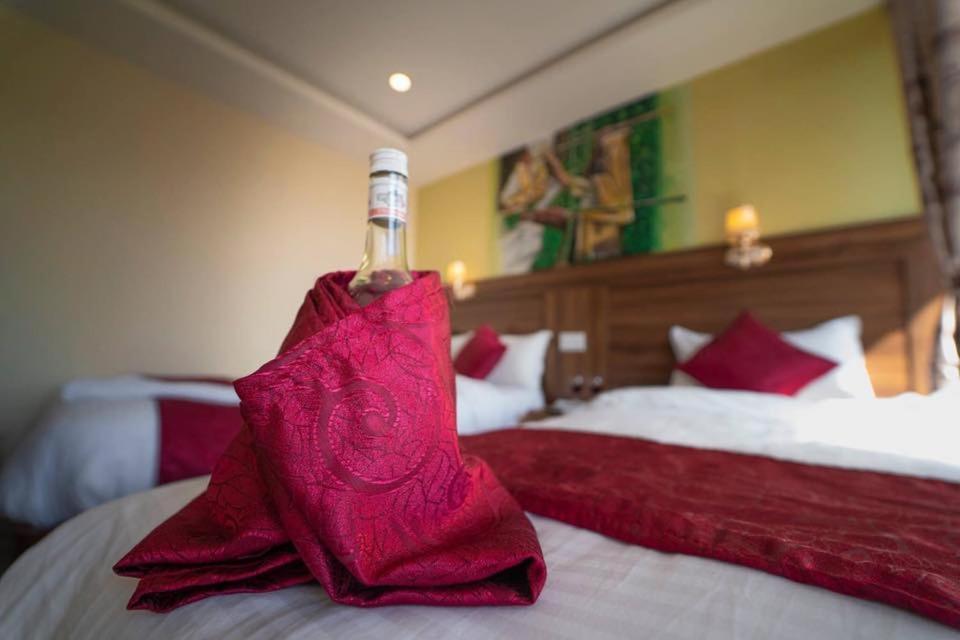 Hotel Royal Image Pokhara Kültér fotó