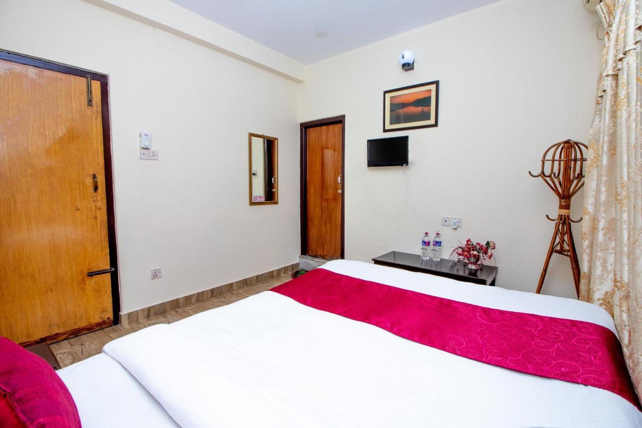 Hotel Royal Image Pokhara Kültér fotó